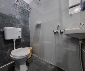 House | Bathroom - Collection O Bargi Hills Jabalpur (Shahpura)