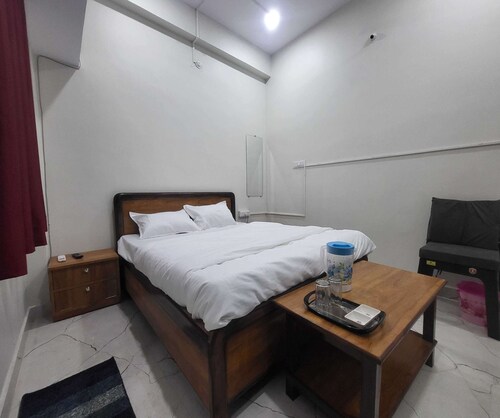 Collection O Bargi Hills Jabalpur