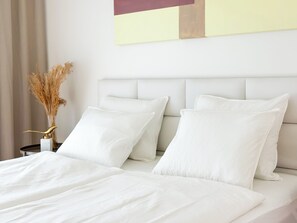 2 bedrooms, desk, iron/ironing board, WiFi - Modern Apartment with Terrace & Parking in Prague – Žižkov (Prague 3)