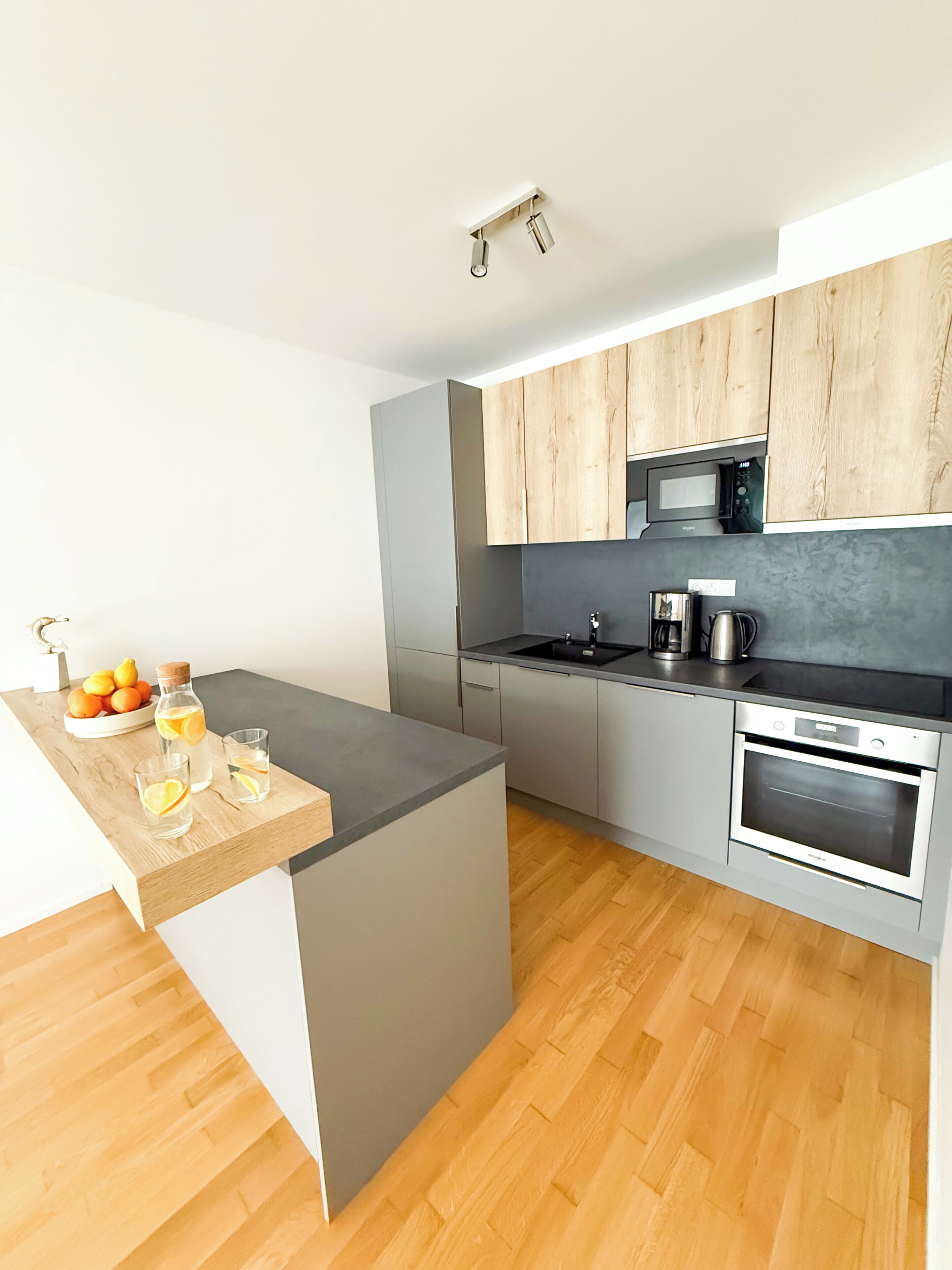 Mikrowelle, Ofen, Herdplatte, Geschirrspüler