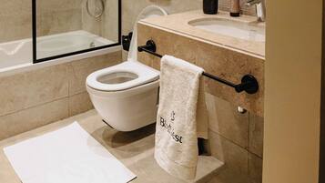 Handdoeken, zeep, shampoo, toiletpapier