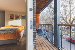 Terrace/patio - Stylish 4BDR Home Near South Acton With Parking (Greater London)