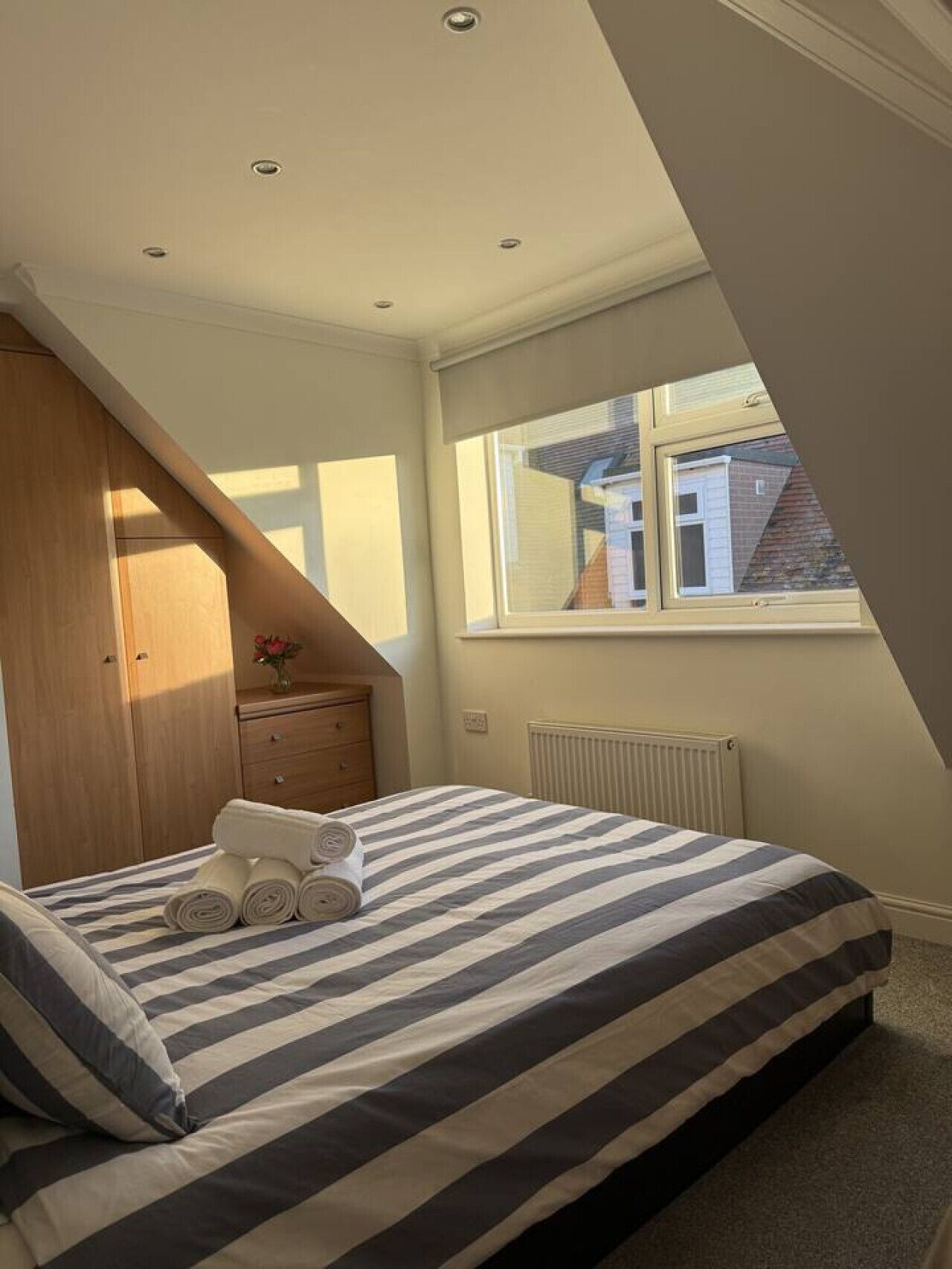Desk, iron/ironing board, travel cot, WiFi