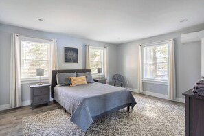 3 bedrooms, desk, iron/ironing board, free WiFi - Direct Lakefront - Stunning Views and Panoramic Sunsets (East Lyme)