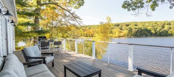 Direct Lakefront - Stunning Views and Panoramic Sunsets