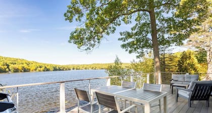 Direct Lakefront - Stunning Views and Panoramic Sunsets