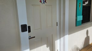 Unclassified image, 3 of 15, button - 106 Deluxe Studio Suite in waterfront hotel in Singer Island, FL (Riviera Beach)