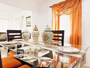 Dining room - Jacuzzi Haven Villa! (Santo Domingo Norte)