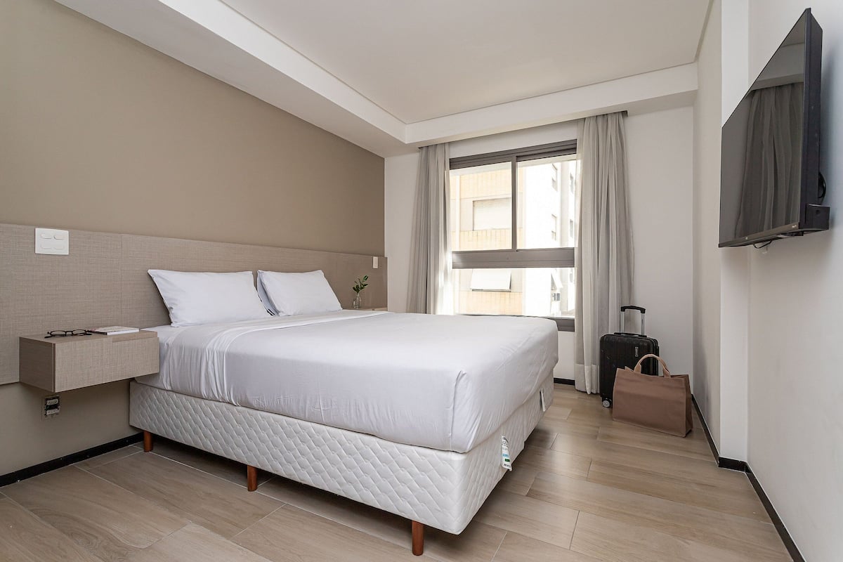 Apartment | Laptopgeeigneter Arbeitsplatz, kostenloses WLAN, Bettwäsche