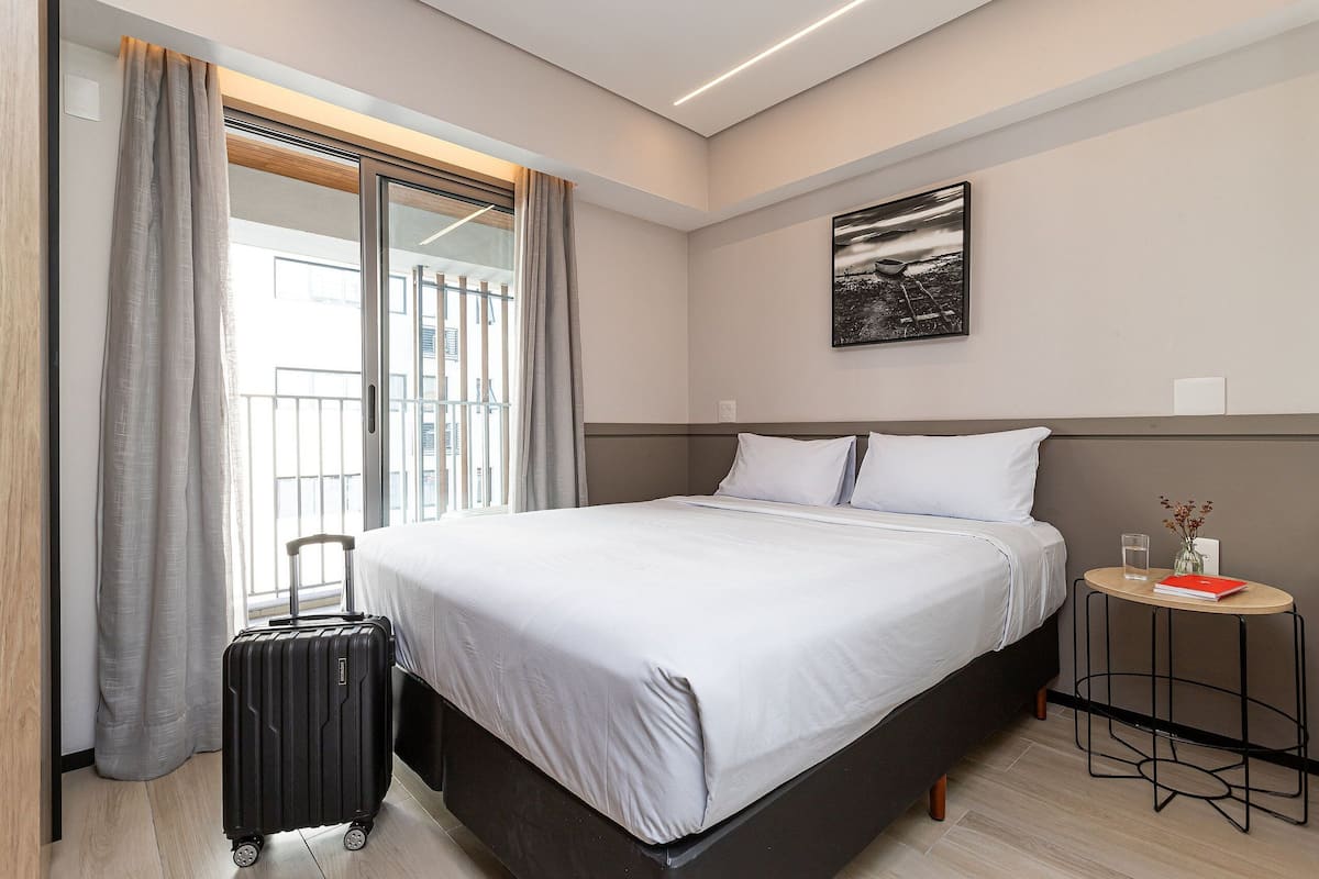 Studio | Laptop workspace, free WiFi, bed sheets