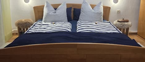 1 Schlafzimmer, BĂŒgeleisen/BĂŒgelbrett, kostenloses WLAN, BettwĂ€sche