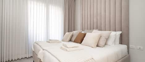 BĂŒgeleisen/BĂŒgelbrett, WLAN, BettwĂ€sche