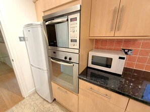 Private kitchen - Cosy & Spacious 2 bed apartment in Prime Central London -5mins walk to Oxford St (London)