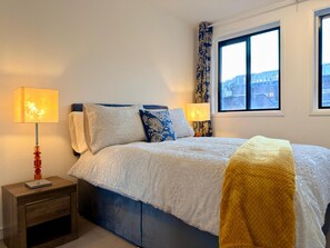 2 bedrooms, iron/ironing board, WiFi, bed sheets - Cosy & Spacious 2 bed apartment in Prime Central London -5mins walk to Oxford St (London)
