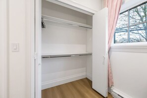 Interior - Brand-New Luxury Dunbar 4BR Home | Near UBC | Sleeps 10 | Ideal for Family (Vancouver)