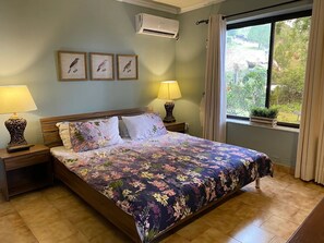 Deluxe Room, Mountain View | Iron/ironing board, free WiFi - Blue Mountain Cottage (Patriata)