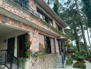 Exterior - Blue Mountain Cottage (Patriata)