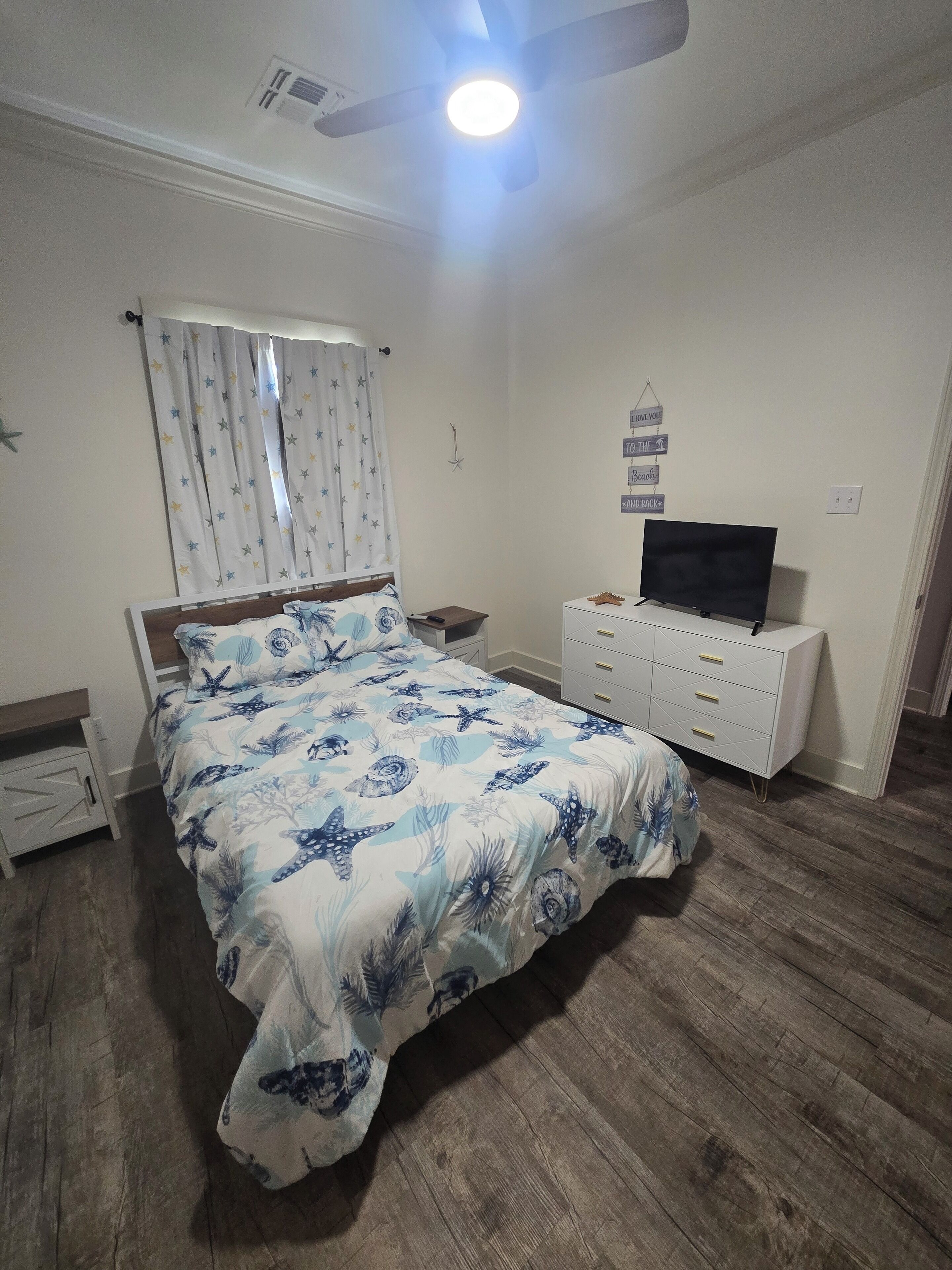 Iron/ironing board, WiFi