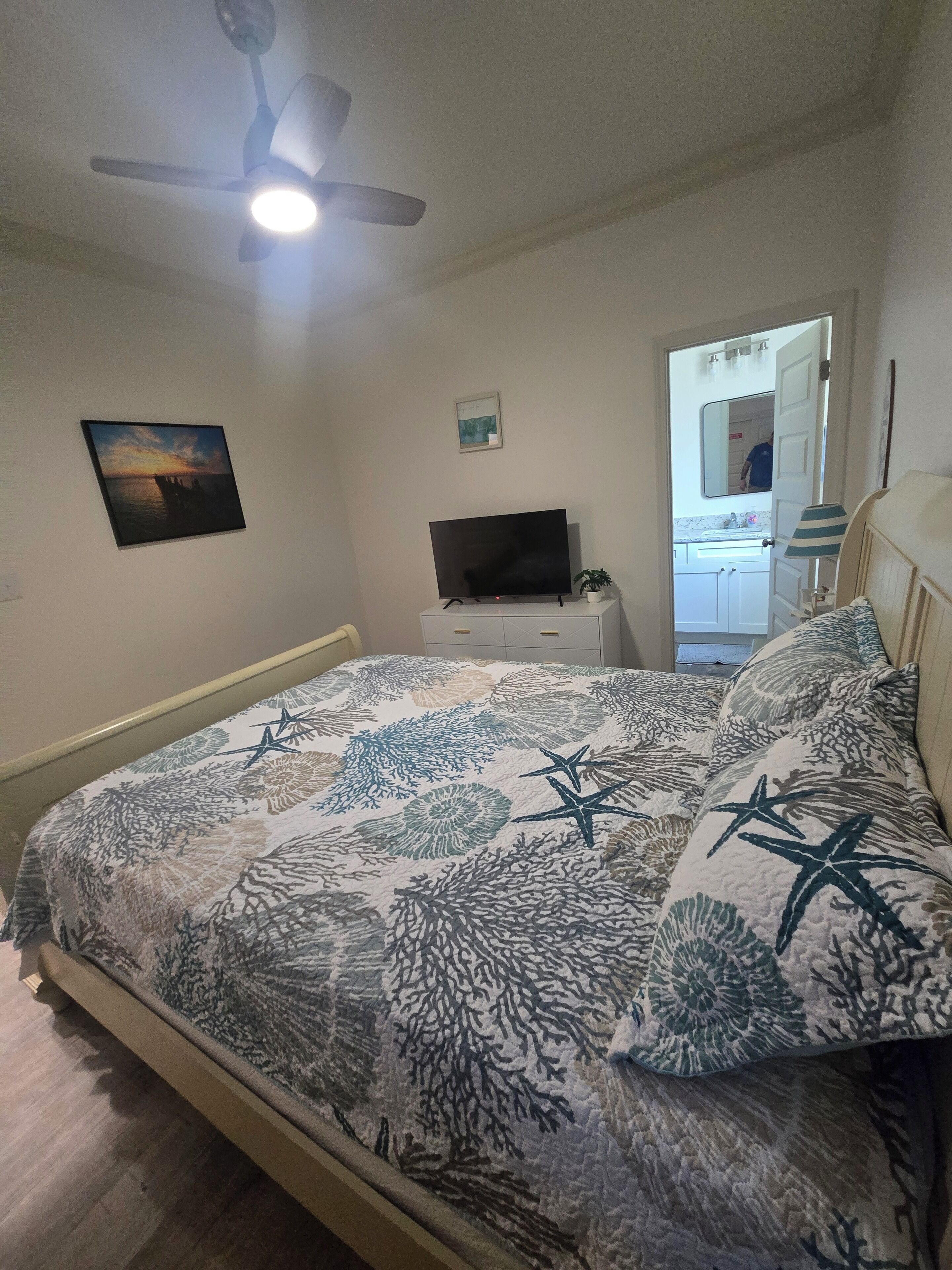 Iron/ironing board, WiFi