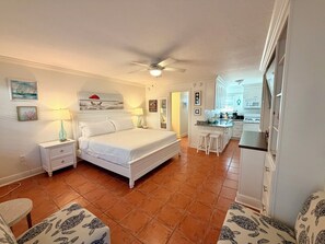 Iron/ironing board, WiFi, bed sheets - Perfect 1-bedroom condo with AC in Bradenton Beach (Bradenton Beach)