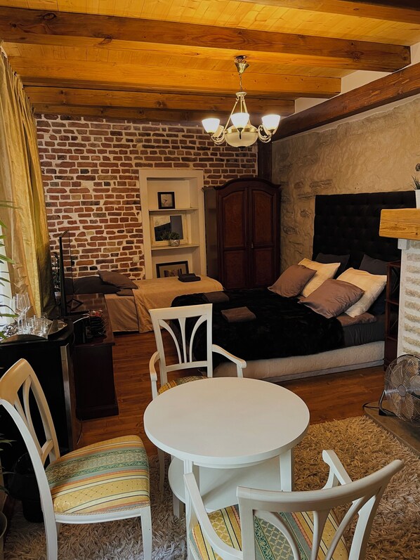 1 bedroom, WiFi, bed sheets - Luxury One Bedroom Apartment in the Center of Tallinn Old Town (Tallinn)