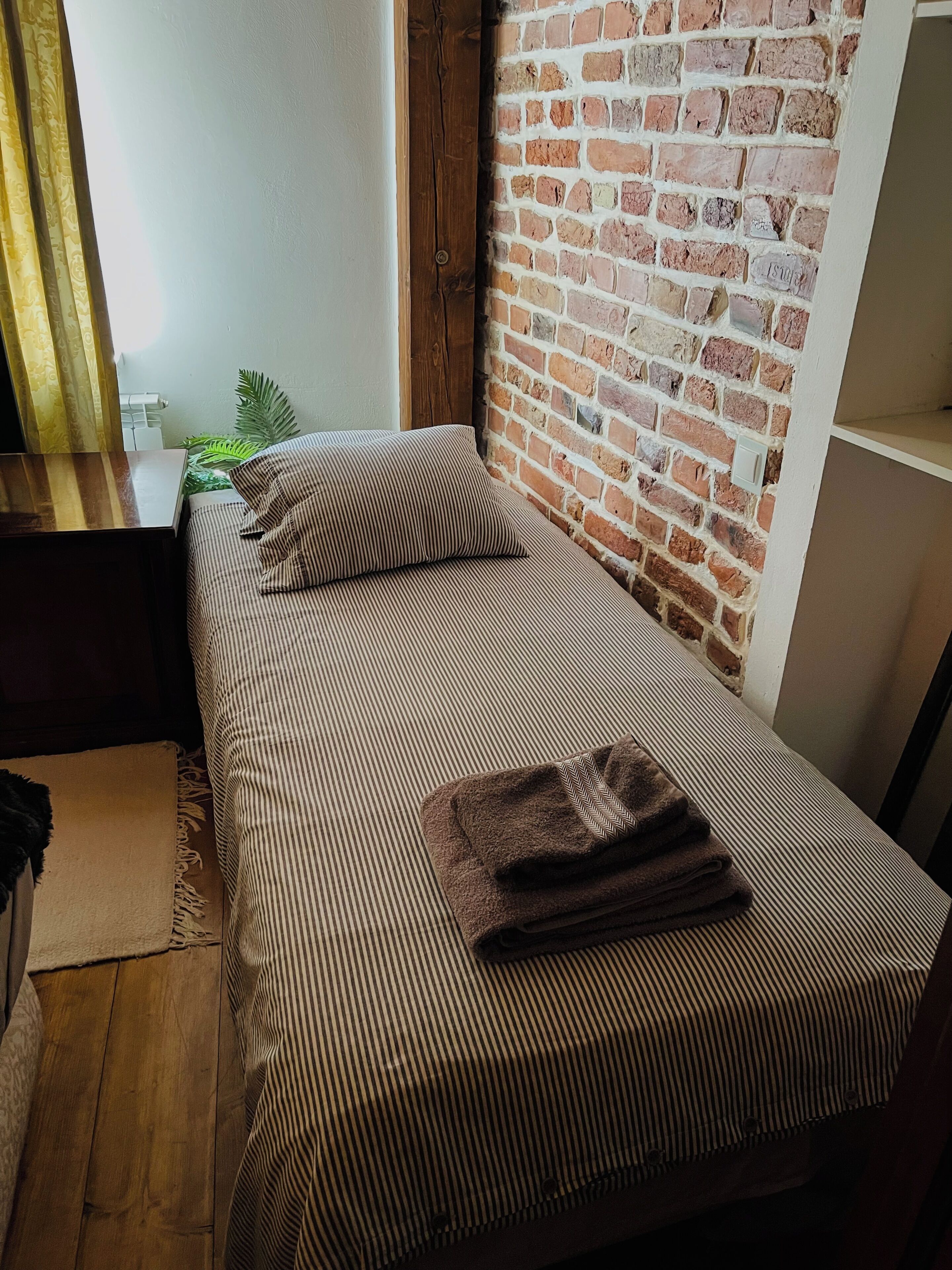 1 bedroom, WiFi, bed sheets