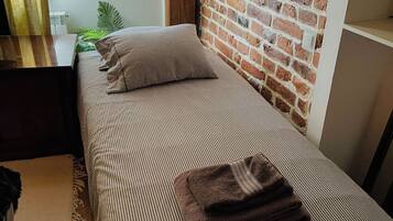 1 bedroom, WiFi, bed sheets