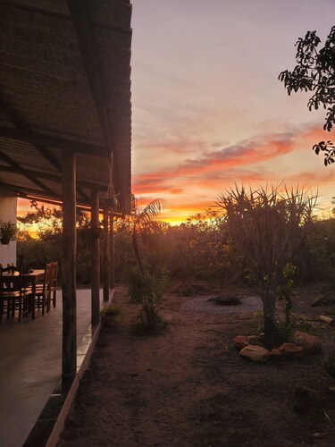 New house in the heart of the Cerrado biome, easy access and 5 minutes from several waterfalls.