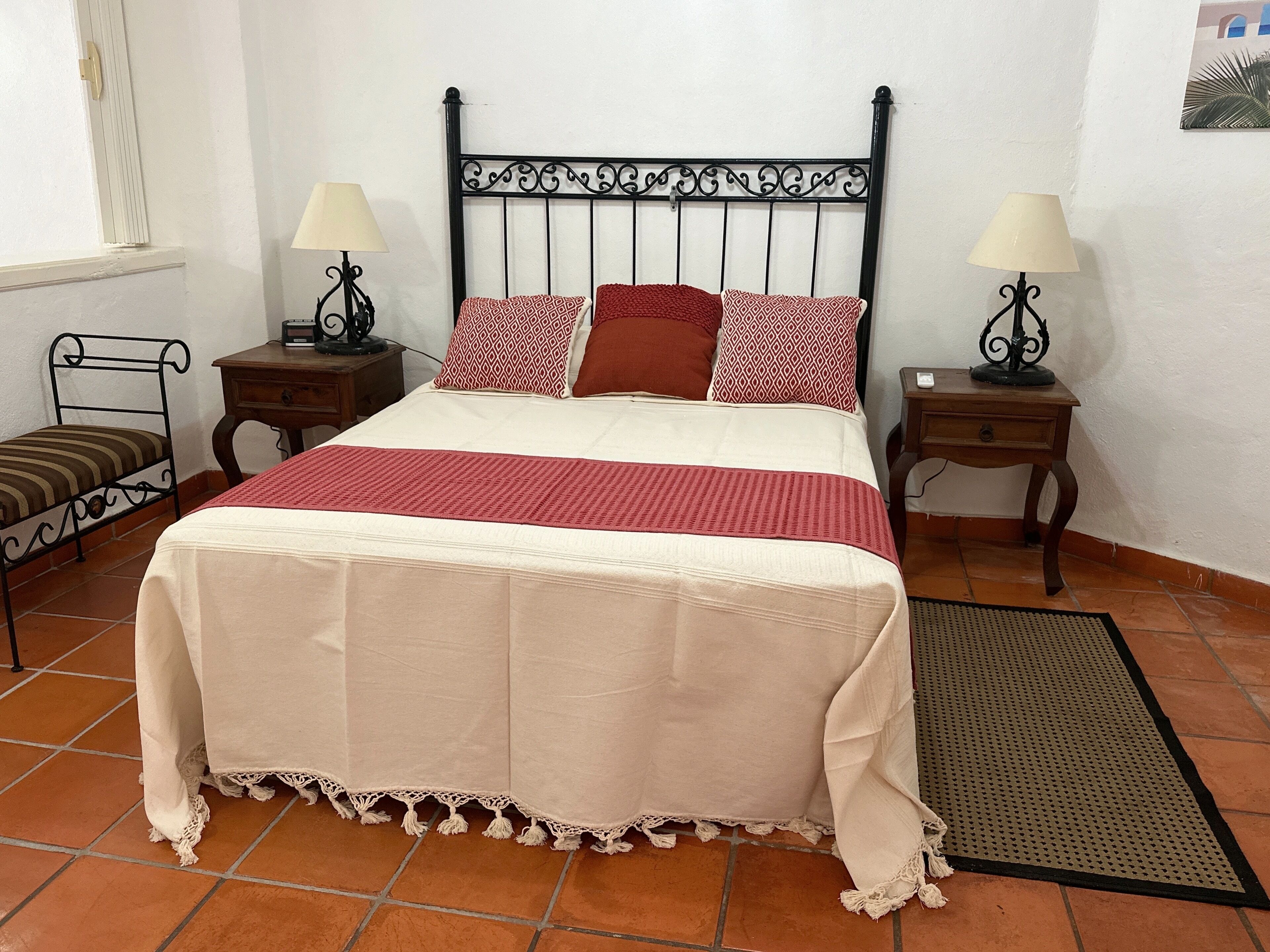 Iron/ironing board, WiFi, bed sheets