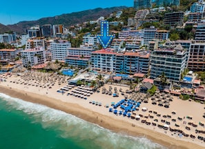 Beach - Charming Beach-side condo! In Zona Romantica! (Puerto Vallerta)