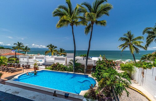 Charming Beach-side condo! In Zona Romantica!