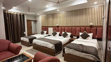 Luxury Studio Suite, City View | Free WiFi