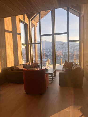 Large cabin with a high standard - Ski lift and ski slope right by the cabin