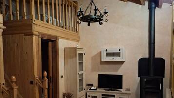 Televisie en een open haard