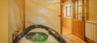 Holiday Home 'La Casa De La Unión' with Wi-Fi and Air Conditioning