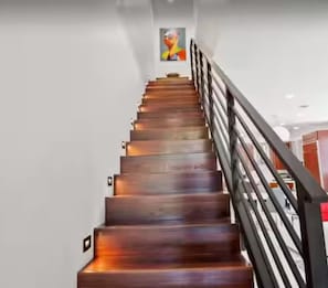 Interior - Driftwood Hideaway 4 Bedroom (Lauderdale-by-the-Sea)