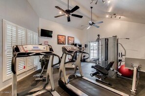 Fitness facility - Scottsdale's Finest Cozy 1-bedroom 1-bath Condo (Scottsdale)