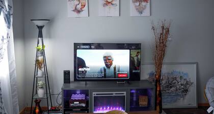 Family & Work-Friendly, Backyard & Garage, Near Sanford & West Acres, Breakfast