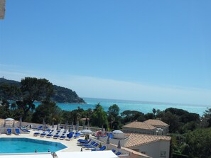 Pool - Apartment Ange Gardien, swimming pool, panoramic sea view in Villefranche sur Mer (Villefranche-sur-Mer)