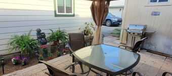 Little BIG house-Cozy & relaxing 3 bedroom home located in the heart of Sabinal