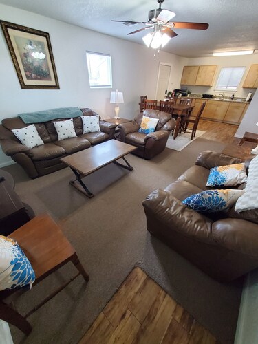 Little BIG house-Cozy & relaxing 3 bedroom home located in the heart of Sabinal