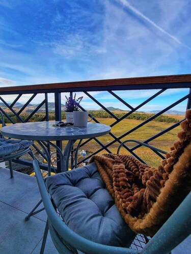 Cozy Apartment near Gold Gondola with Stunning Terrace View