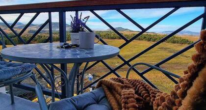 Cozy Apartment near Gold Gondola with Stunning Terrace View