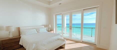 6 bedrooms, iron/ironing board, travel crib, free WiFi