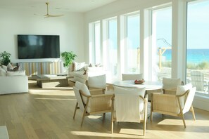 Smart TV, video games, books, stereo - Brand New Beachfront Home (Santa Rosa Beach)