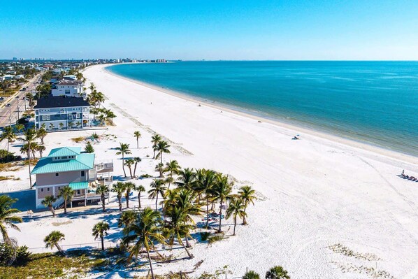 Beach nearby - Chateau Bleu ·2026 Luxury· Rooftop Deck Gulf View (Fort Myers Beach)