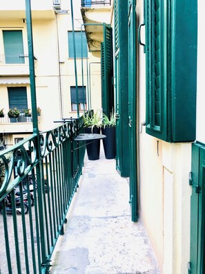 Exterior detail - Large fine apartment in Center: 2 Bedrooms, Balcony, Super Equipped. (Verona)