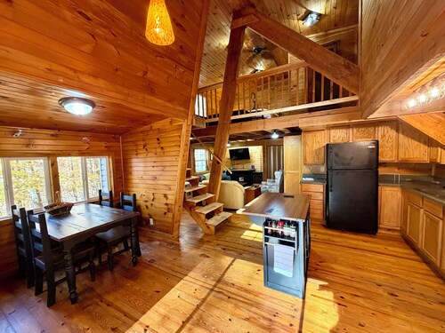 Hidden Rustic cottage in charming Clyde perfect for relaxing getaway