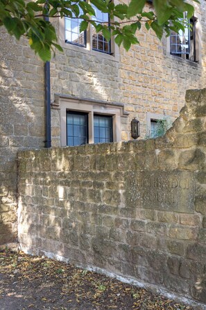 Exterior detail - Authentic & Stylish Gem in the Heart of Chipping Campden: Toys, Books, Workspace (Chipping Campden)