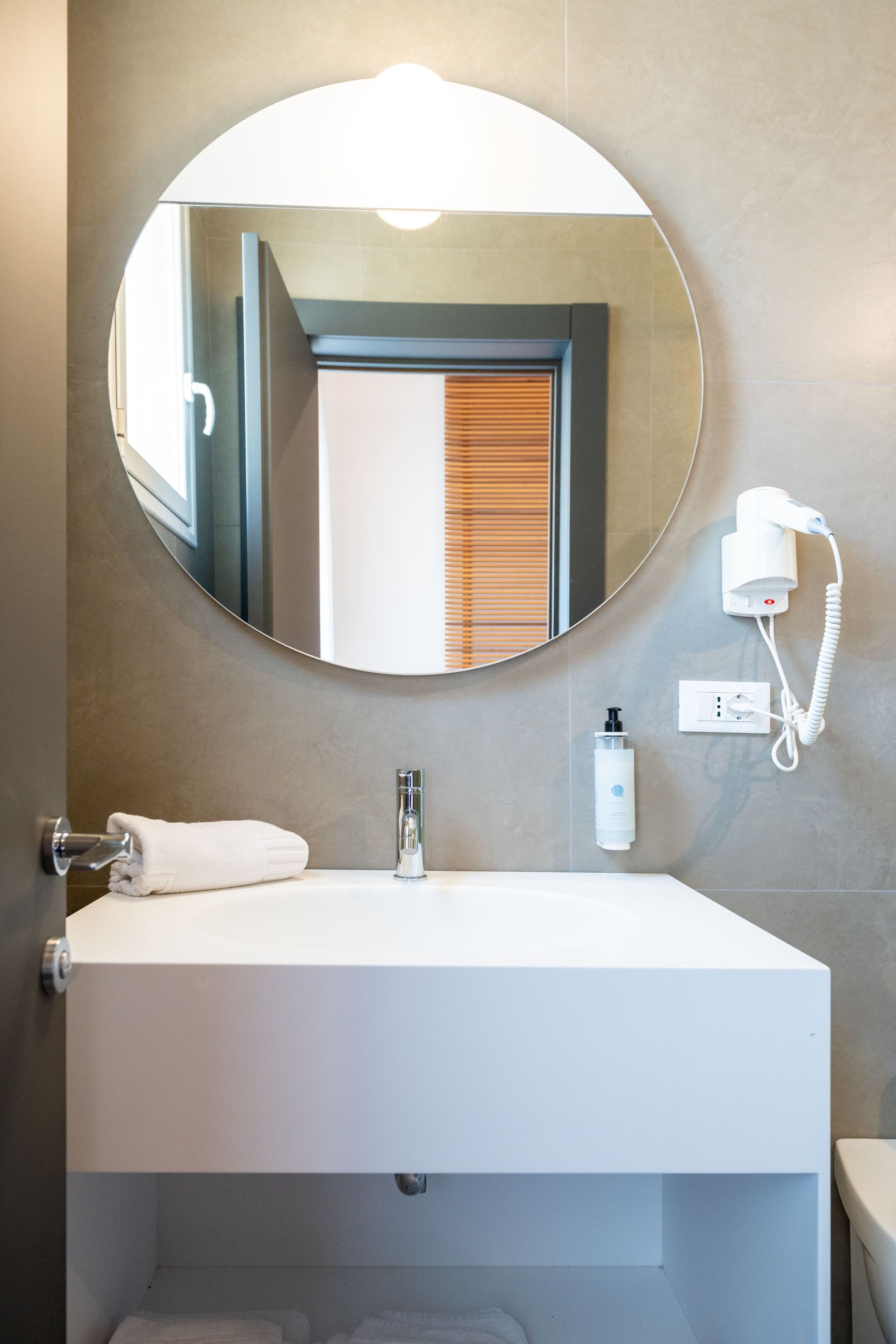 Tweepersoonskamer | Badkamer | Toiletpapier